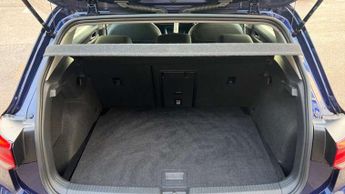 Volkswagen Golf 2.0 TDI Life 5dr DSG