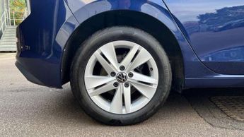 Volkswagen Golf 2.0 TDI Life 5dr DSG
