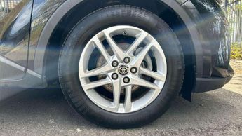 Toyota C-HR 1.8 Hybrid Icon 5dr CVT