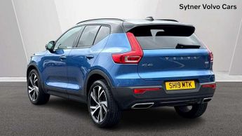 Volvo XC40 2.0 T4 R DESIGN Pro 5dr AWD Geartronic