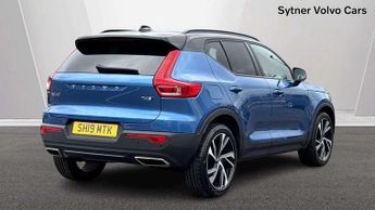 Volvo XC40 2.0 T4 R DESIGN Pro 5dr AWD Geartronic