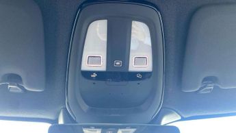 Volvo XC40 2.0 B3P Plus Dark 5dr Auto