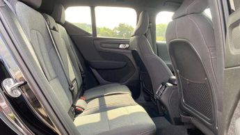 Volvo XC40 2.0 B3P Plus Dark 5dr Auto