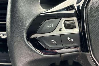 Peugeot 208 1.2 PureTech 100 Allure Premium 5dr
