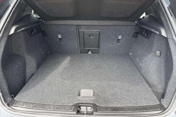 Volvo XC40 Recharge 1.5 T5 Recharge PHEV R DESIGN 5dr Auto