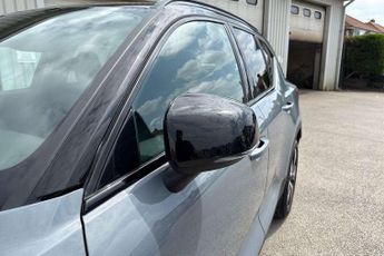 Volvo XC40 Recharge 1.5 T5 Recharge PHEV R DESIGN 5dr Auto