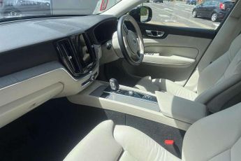 Volvo XC60 2.0 B5P Plus Dark 5dr AWD Geartronic