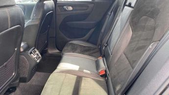 Volvo XC40 2.0 B4P R DESIGN 5dr Auto