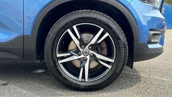 Volvo XC40 2.0 B4P R DESIGN 5dr Auto