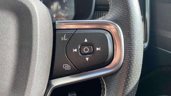 Volvo XC40 2.0 B4P R DESIGN 5dr Auto