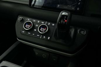 Land Rover Defender 3.0 D300 SE 110 5dr Auto