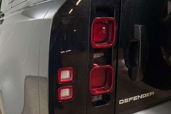 Land Rover Defender 3.0 D300 SE 110 5dr Auto