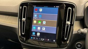 Volvo XC40 2.0 B3P Ultimate Dark 5dr Auto