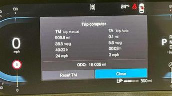 Volvo XC40 2.0 B3P Ultimate Dark 5dr Auto