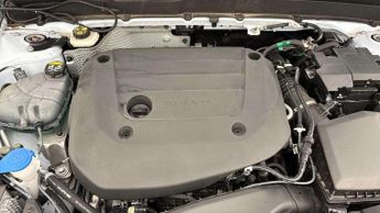 Volvo XC40 2.0 B3P Ultimate Dark 5dr Auto