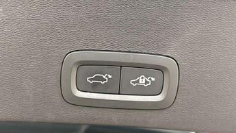 Volvo XC40 2.0 B3P Ultimate Dark 5dr Auto