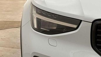 Volvo XC40 2.0 B3P Ultimate Dark 5dr Auto
