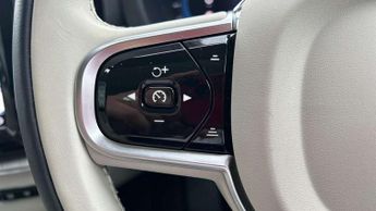 Volvo XC60 2.0 T6 [350] RC PHEV Plus Dark 5dr AWD Geartronic