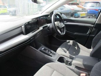 Volkswagen Golf Estate 1.0 eTSI Life 5dr DSG