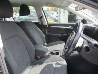 Volkswagen Golf Estate 1.0 eTSI Life 5dr DSG