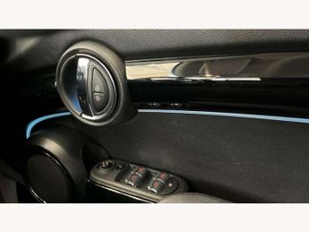 MINI Hatchback 5dr 1.5 Cooper Classic 5dr Auto