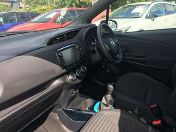 Toyota Yaris 1.5 VVT-i Blue Bi-tone 5dr