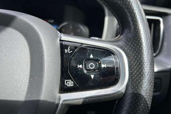 Volvo XC60 2.0 D4 R DESIGN 5dr AWD Geartronic