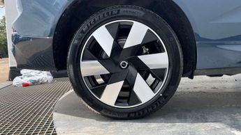 Volvo XC60 2.0 T6 [350] RC PHEV Plus Dark 5dr AWD Geartronic