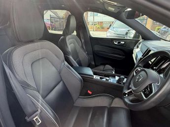 Volvo XC60 2.0 B4D R DESIGN Pro 5dr AWD Geartronic