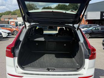 Volvo XC60 2.0 B4D R DESIGN Pro 5dr AWD Geartronic