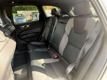Volvo XC60 2.0 B4D R DESIGN Pro 5dr AWD Geartronic