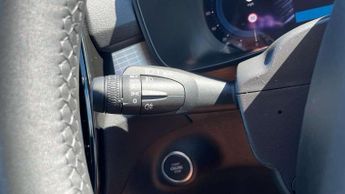 Volvo XC40 2.0 B3P Core 5dr Auto