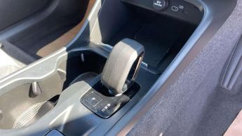 Volvo XC40 2.0 B3P Core 5dr Auto