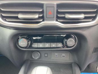 Nissan Juke 1.6 Hybrid N-Connecta 5dr Auto