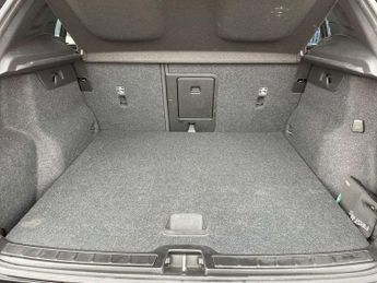 Volvo XC40 Recharge 1.5 T4 Recharge PHEV R DESIGN 5dr Auto