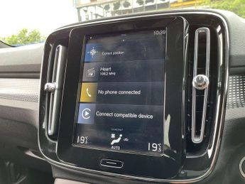 Volvo XC40 Recharge 1.5 T4 Recharge PHEV R DESIGN 5dr Auto