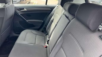 Volkswagen Golf 1.6 TDI SE [Nav] 5dr