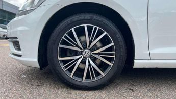 Volkswagen Golf 1.6 TDI SE [Nav] 5dr
