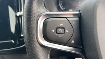 Volvo XC40 2.0 B4P R DESIGN Pro 5dr Auto