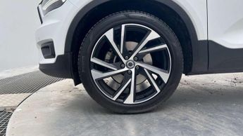 Volvo XC40 2.0 B4P R DESIGN Pro 5dr Auto