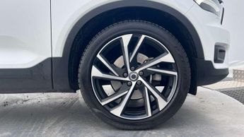 Volvo XC40 2.0 B4P R DESIGN Pro 5dr Auto