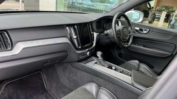 Volvo XC60 2.0 D4 R DESIGN 5dr AWD Geartronic