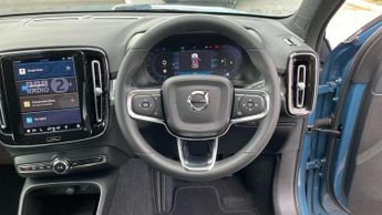 Volvo XC40 2.0 B3P Plus Dark 5dr Auto