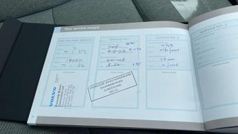 Volvo XC40 2.0 B3P Plus Dark 5dr Auto