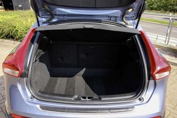 Volvo V40 Cross Country T3 [152] Cross Country Pro 5dr Geartronic
