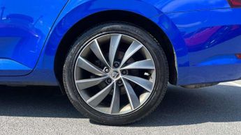 Skoda Superb Estate 2.0 TDI CR 190 Laurin + Klement 4X4 5dr DSG [7 Sp]