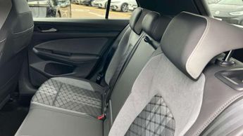 Volkswagen Golf 1.5 eTSI 150 R-Line 5dr DSG