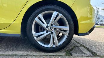 Volkswagen Golf 1.5 eTSI 150 R-Line 5dr DSG