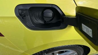 Volkswagen Golf 1.5 eTSI 150 R-Line 5dr DSG