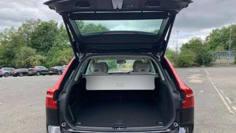Volvo XC60 2.0 B5P Plus Dark 5dr AWD Geartronic
